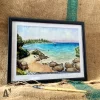 Aquarelle originale, contemporaine, moderne et reposante, encadrée. Un moment de détente sur une jolie plage à Chalkida en Grèce. Collection Voyeageons en Peinture, #travelwithairnewart - Peinture par Aline Hernu - Studio AirNew Art. Papier 28 x 21 cm (300g/m2) et passe partout en carton blanc dimensions 32 x 25 cm. Cadre en bois.